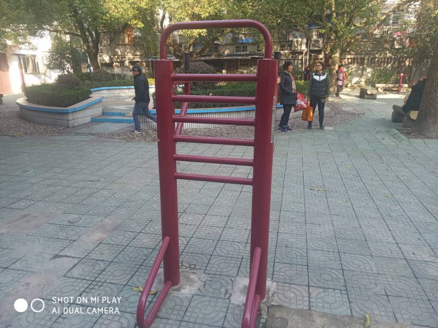 多功能训练器