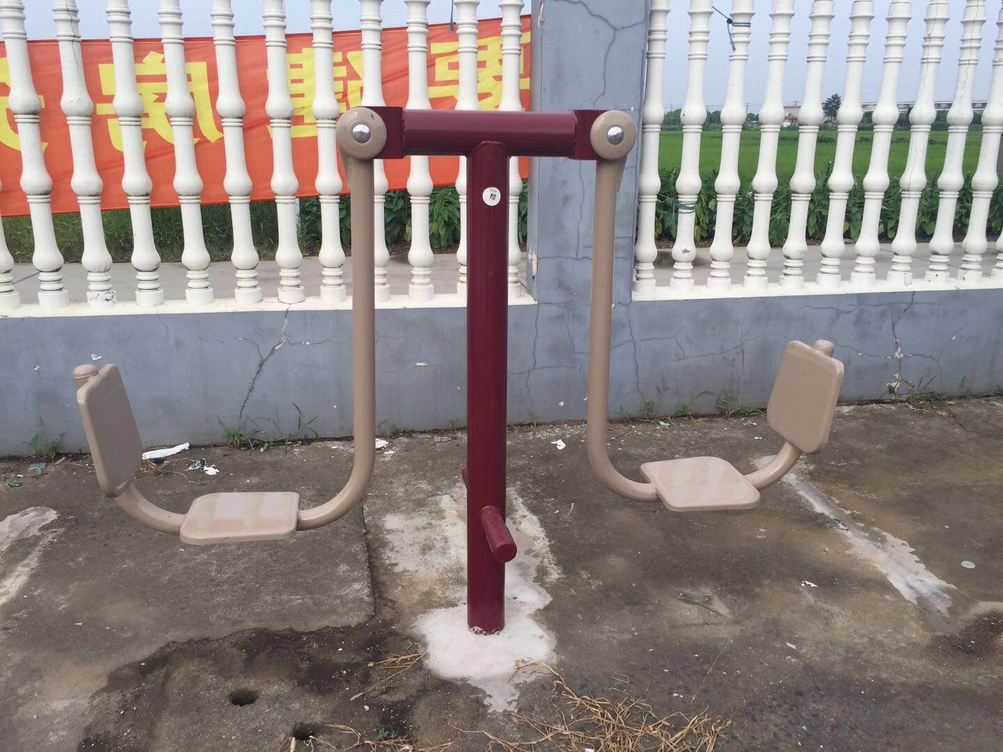 双人坐蹬器