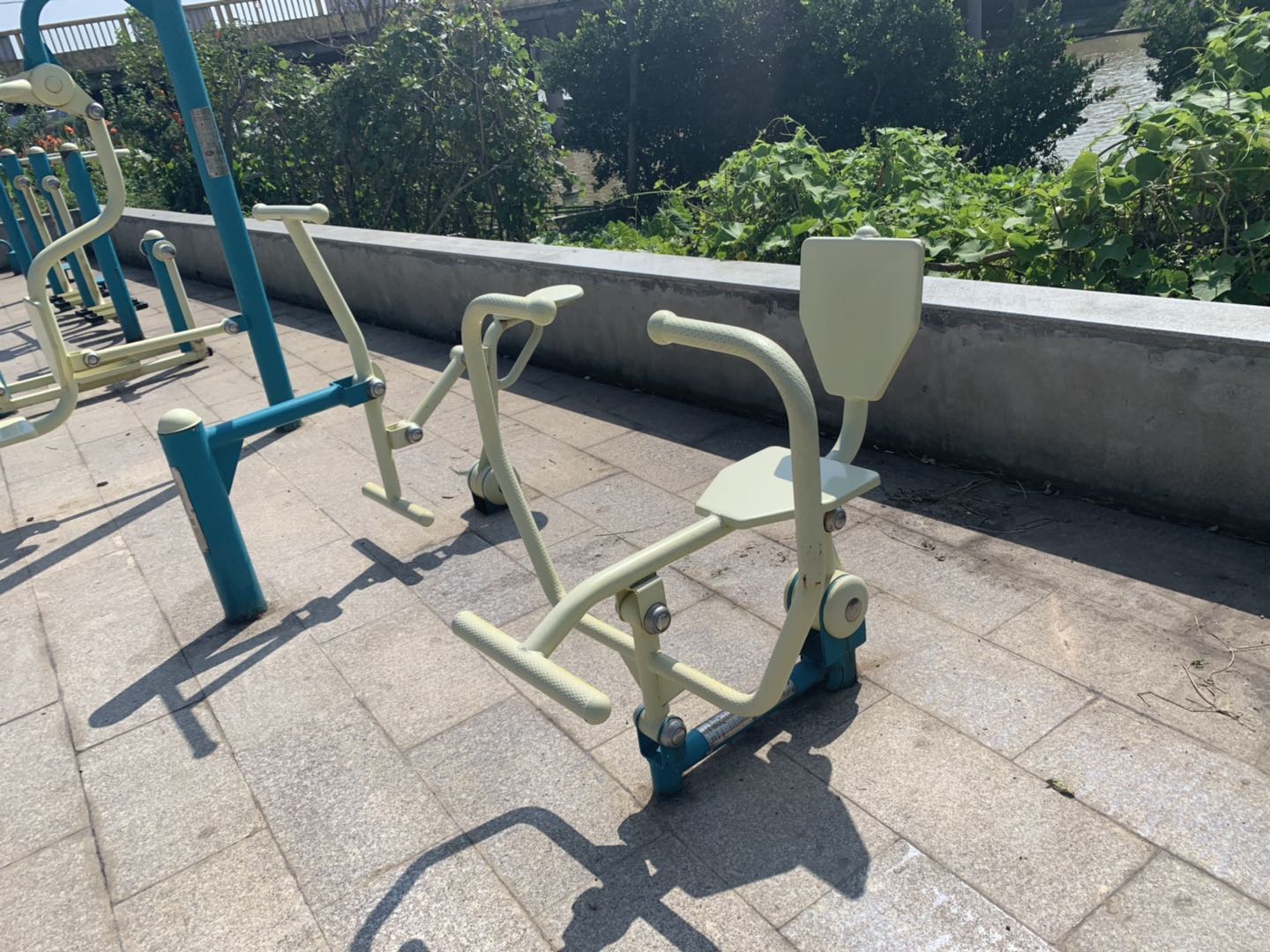 划船器