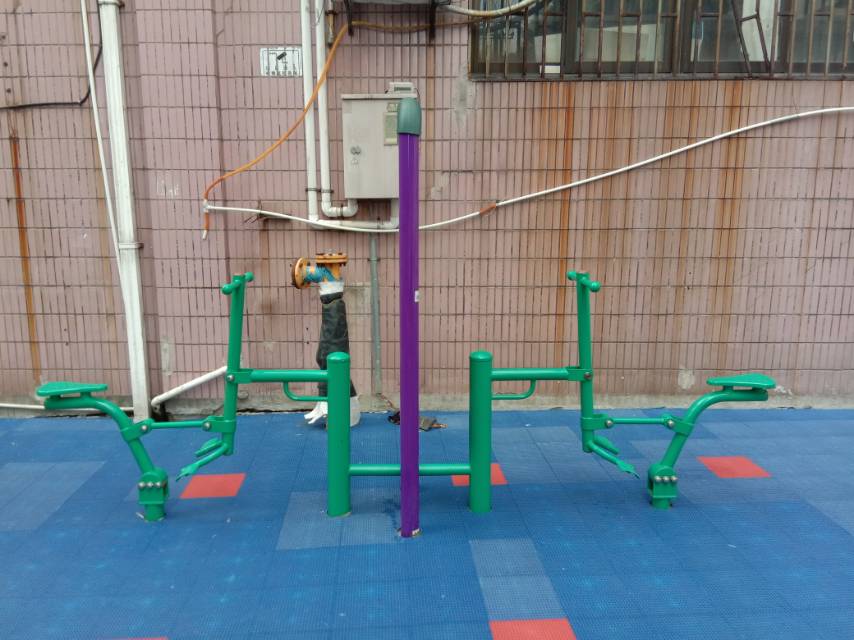双位健骑机