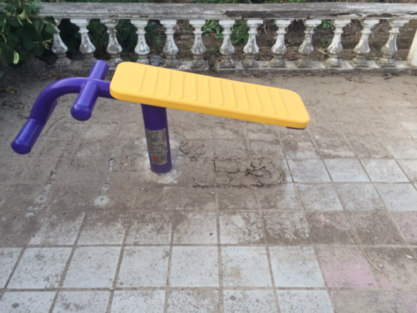 单人腹肌架