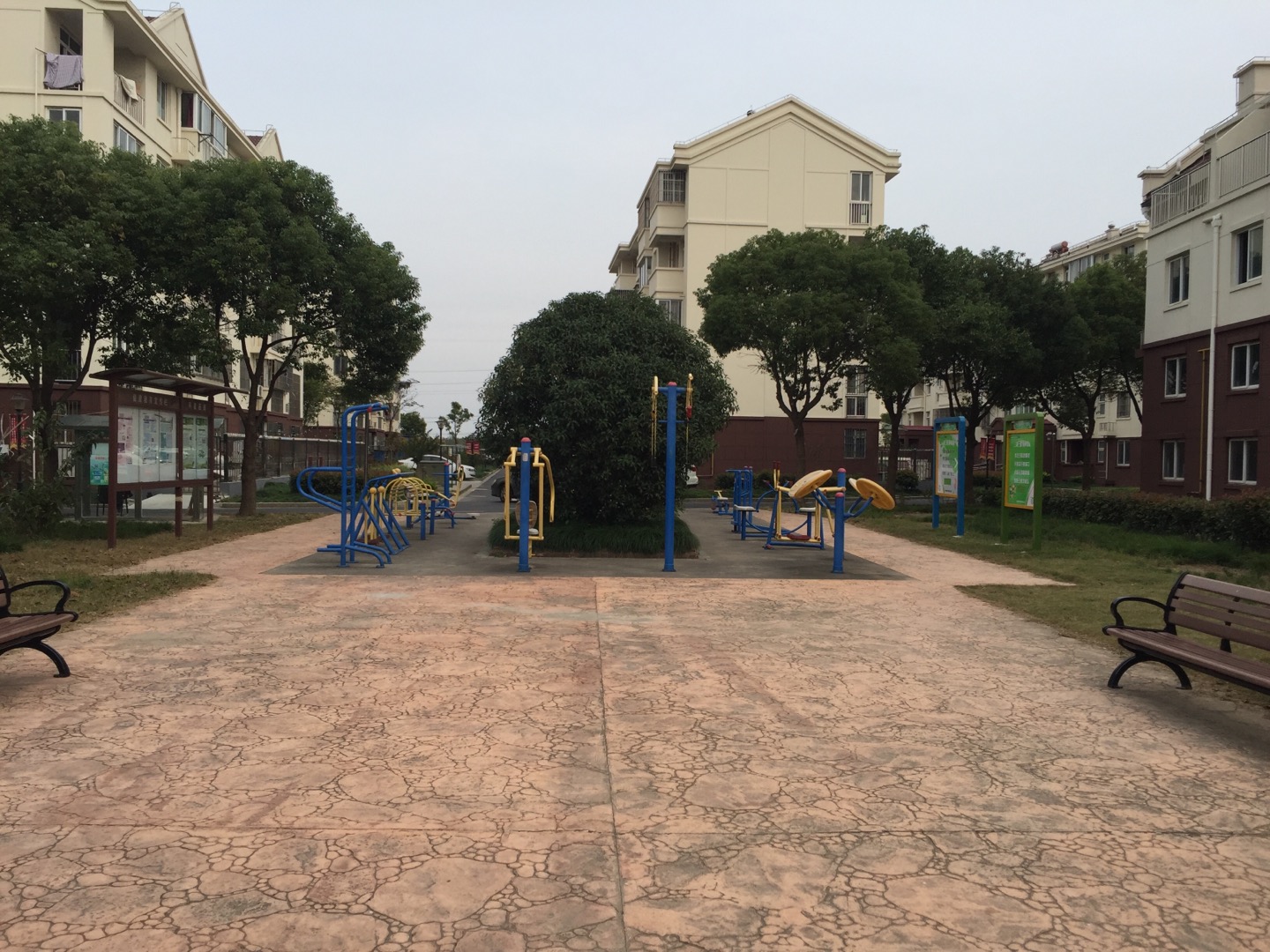 圆沙居住区健身点