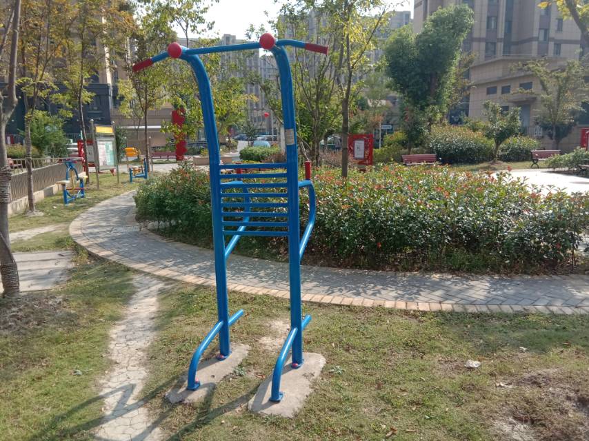多功能训练器