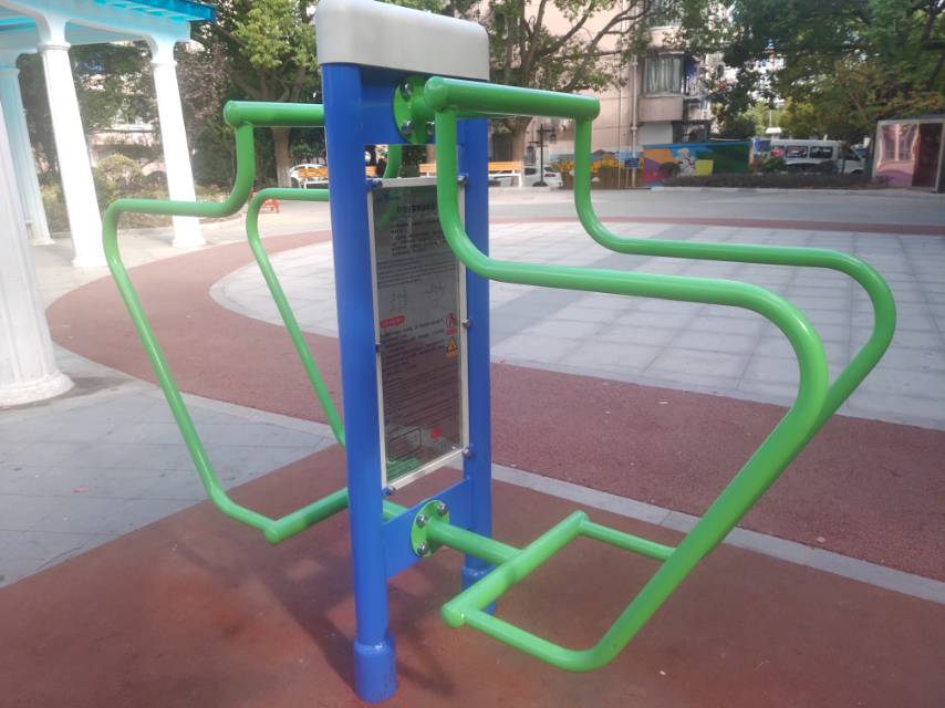 双立柱曲臂训练器