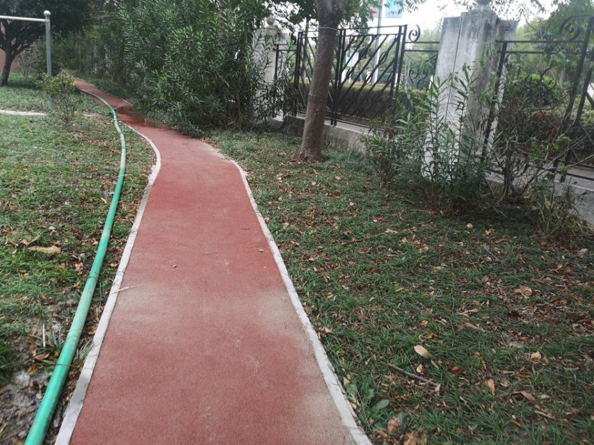 鹤鸣一村健身步道
