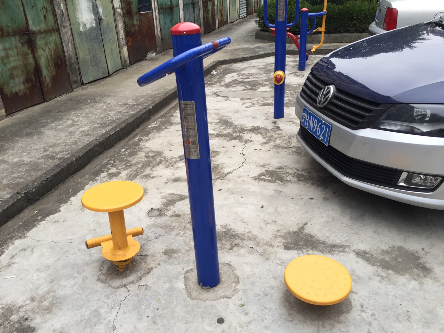 双位扭腰器