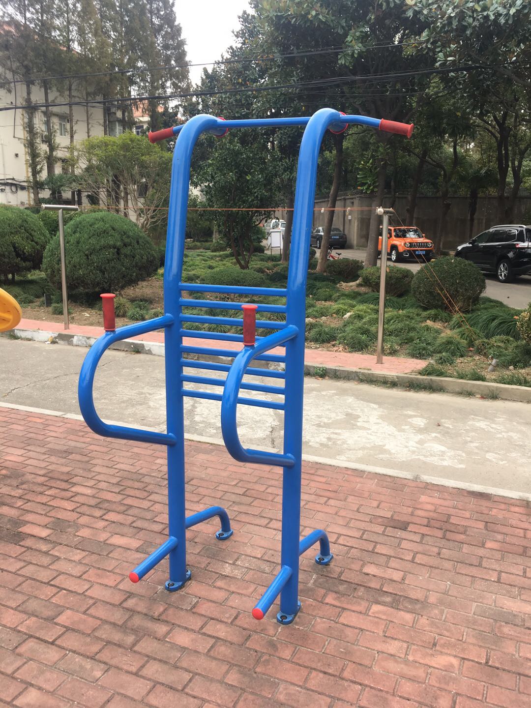 多功能训练器