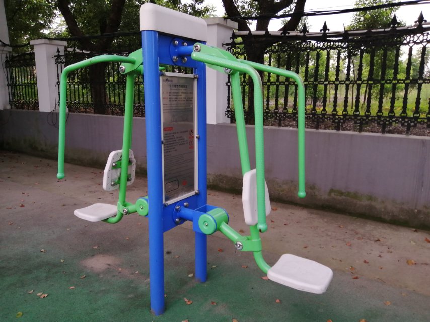 双立柱前推训练器