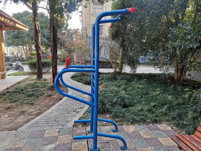 多功能训练器
