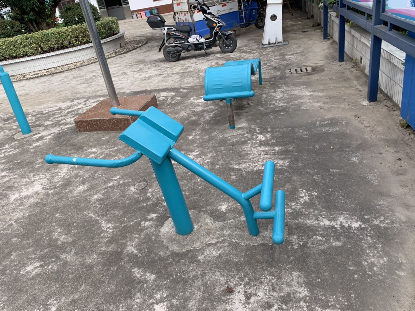 背肌训练器
