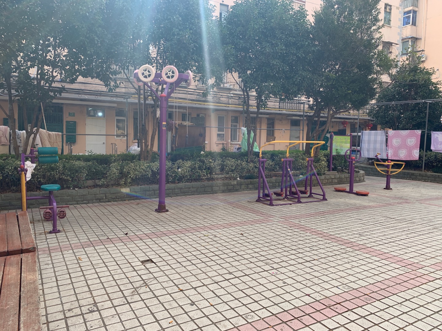 浦东东建新村14号健身点