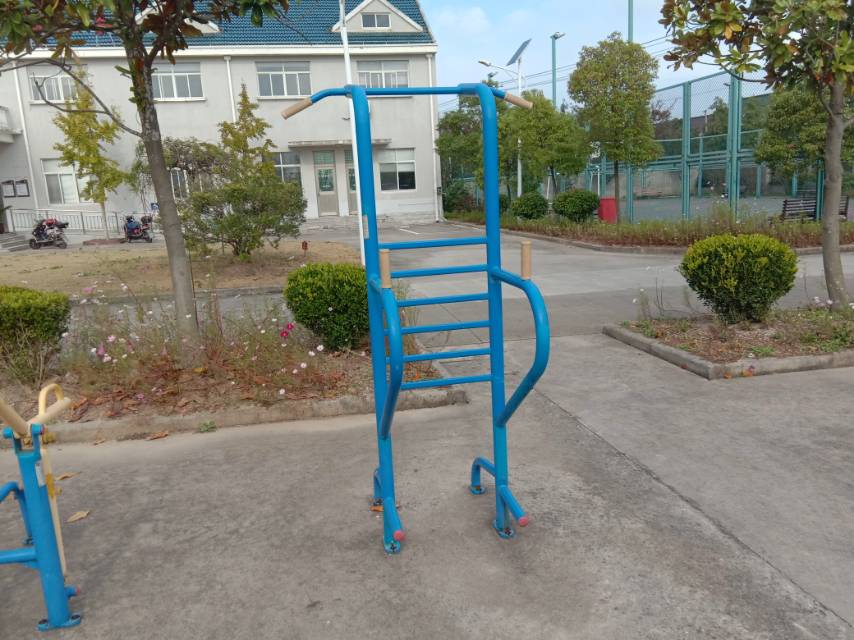 多功能训练器