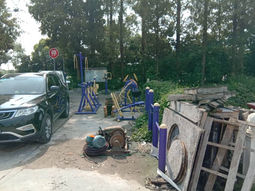 堡镇财贸村11队仓库健身点