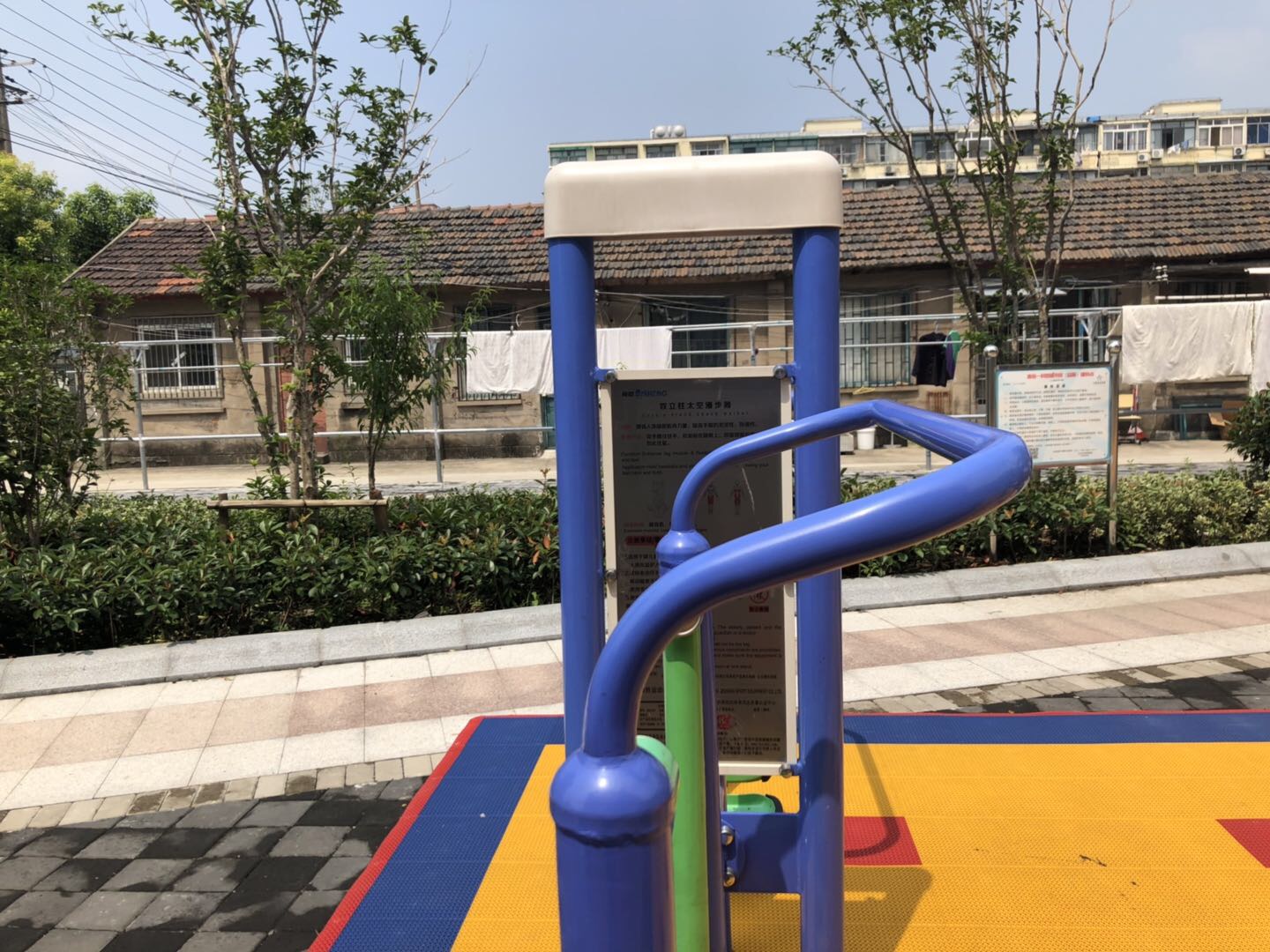 双立柱太空漫步器