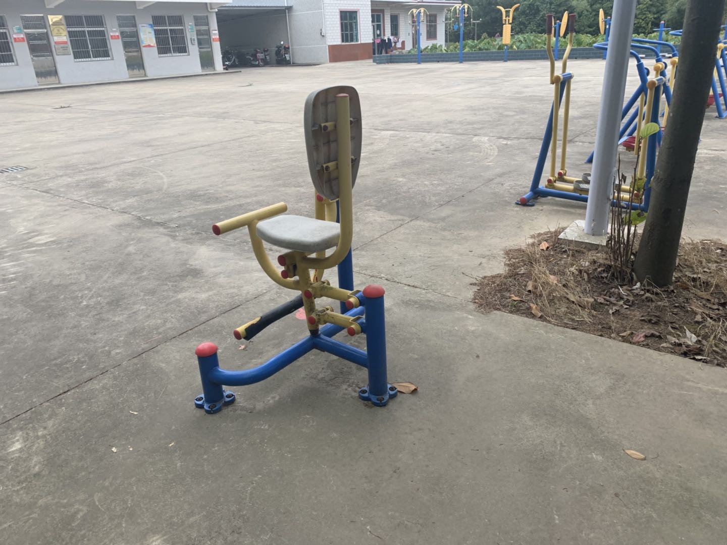 自重腿部锻炼器