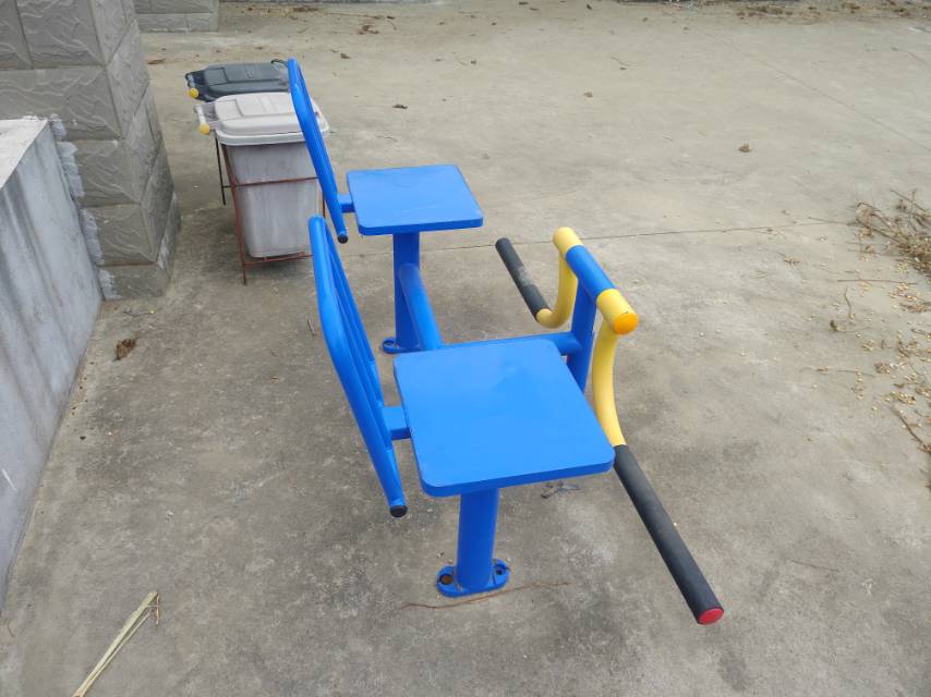 下肢训练器