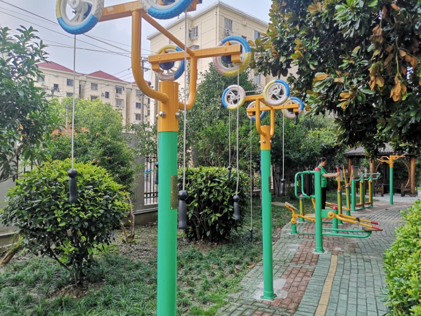 艺康苑小区市民市民健身步道