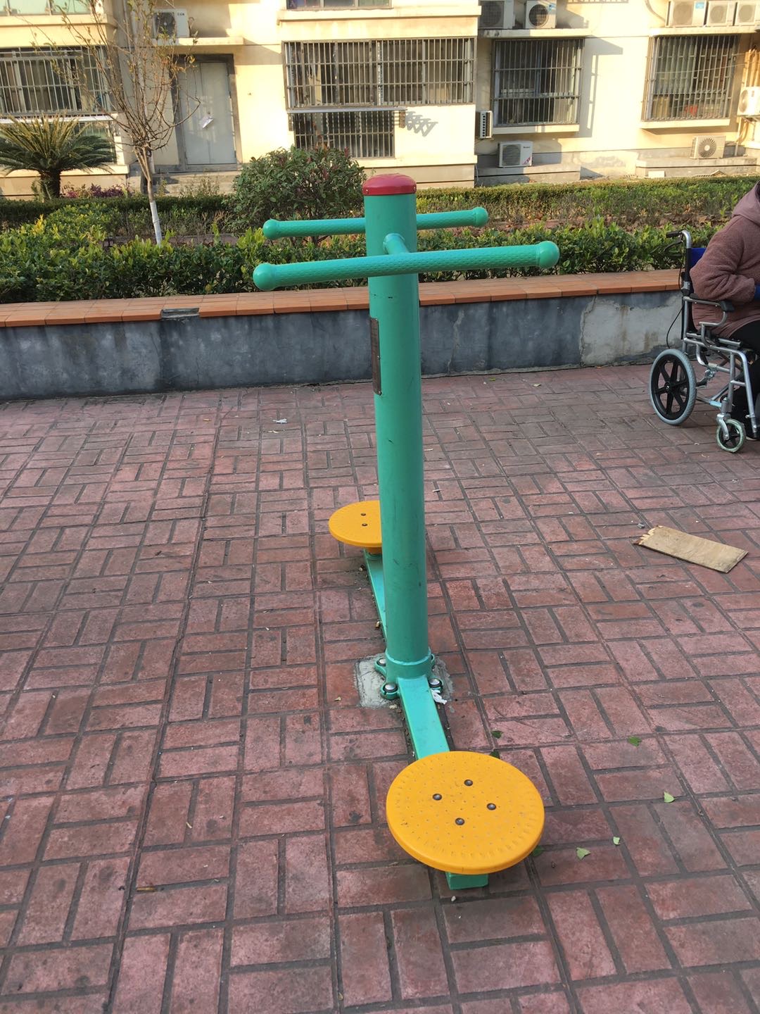 二位扭腰器