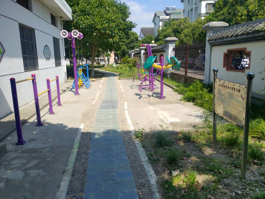 马路桥荣景苑A区小花园健身点