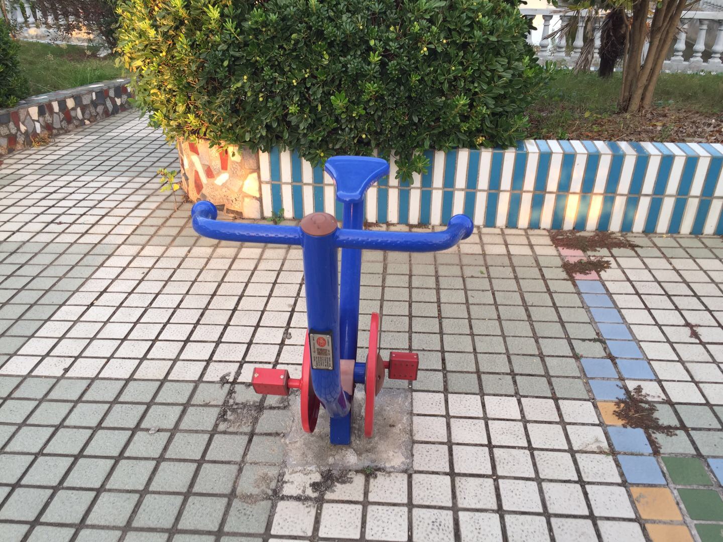 直立健身车