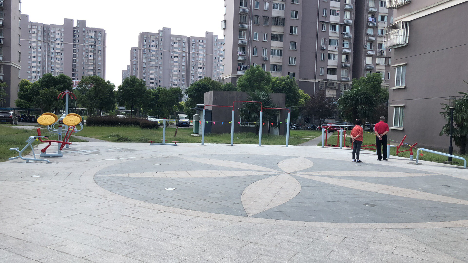 鹏海一居健身点