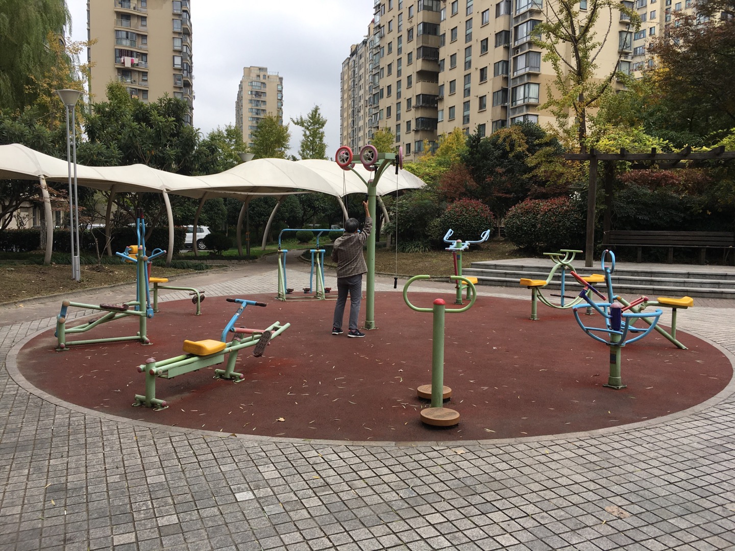 金谊河畔居委健身点2