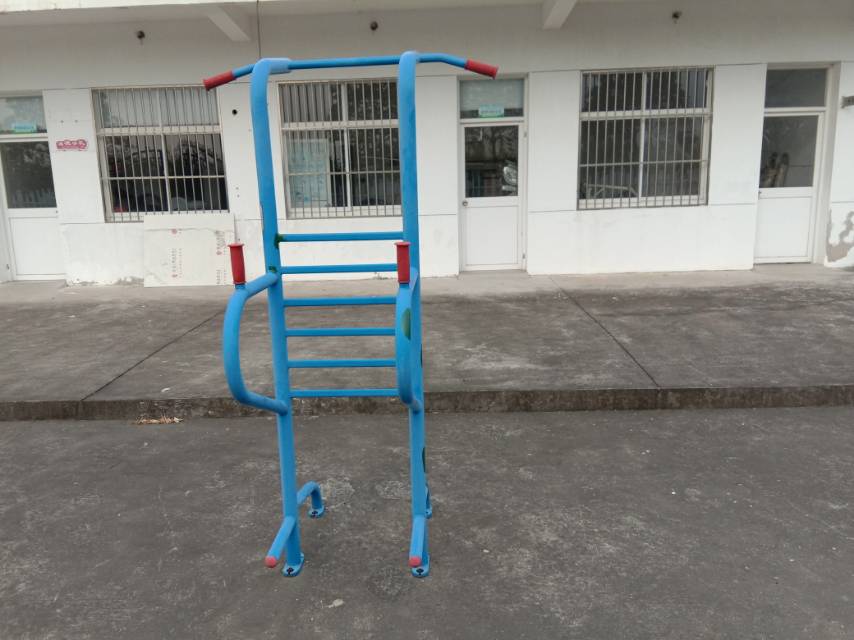 多功能训练器
