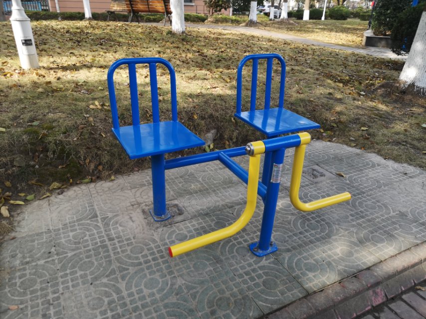 下肢训练器