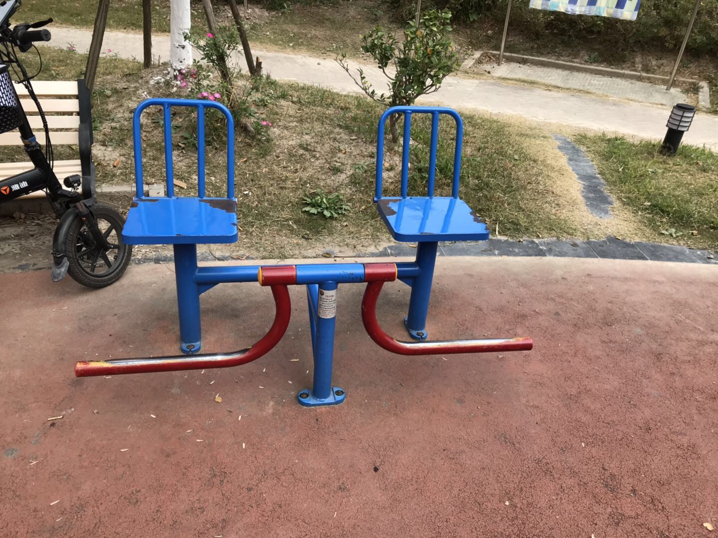 下肢训练器