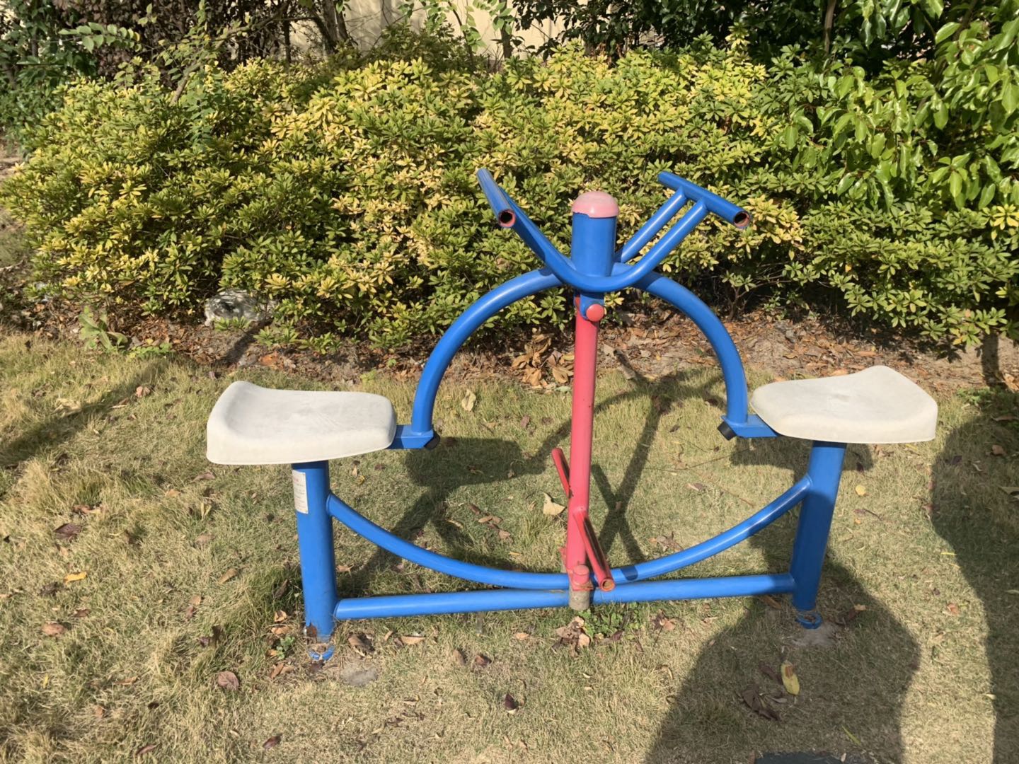 下肢锻炼器