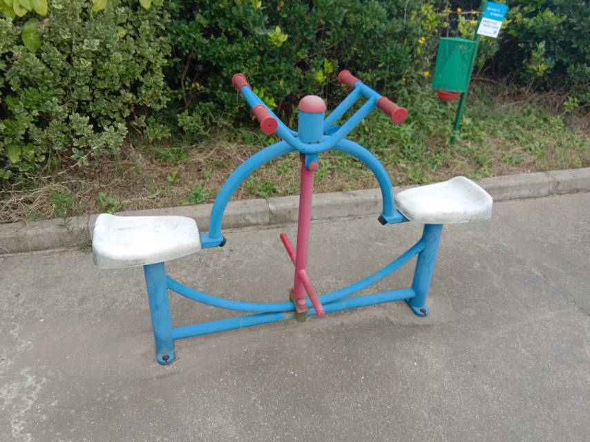 下肢锻炼器