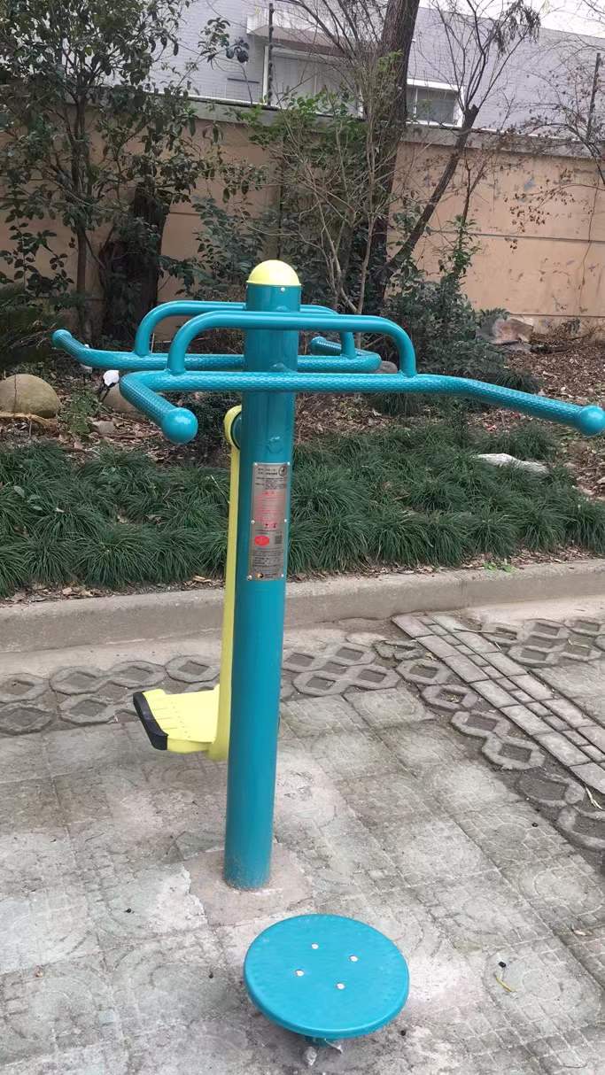 扭腰钟摆器