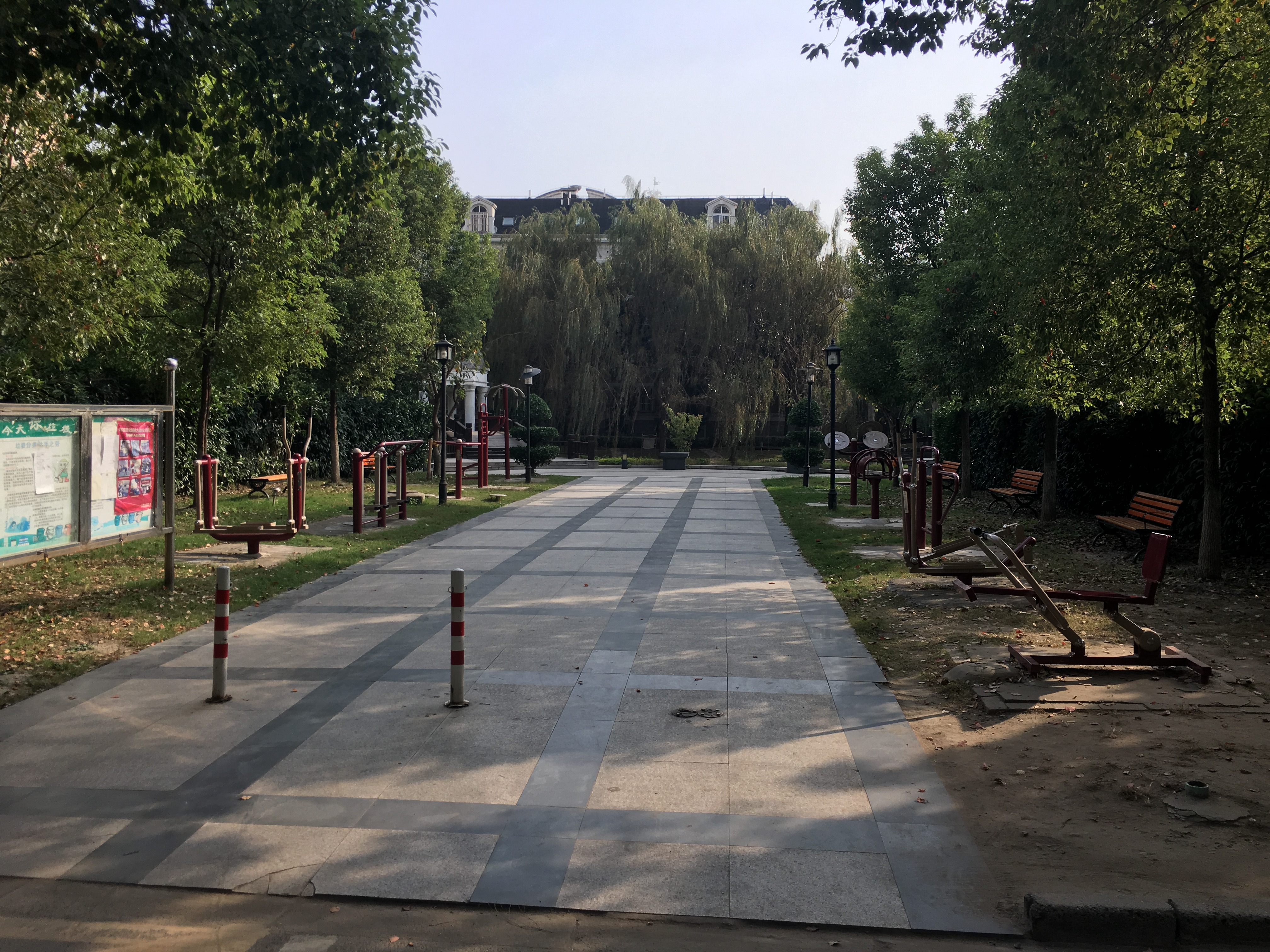 西南名苑健身点2