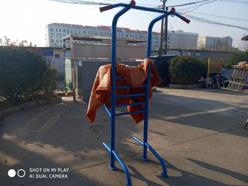 多功能训练器