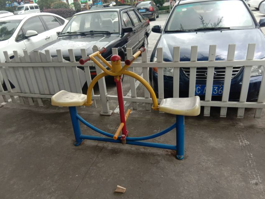 下肢锻炼器