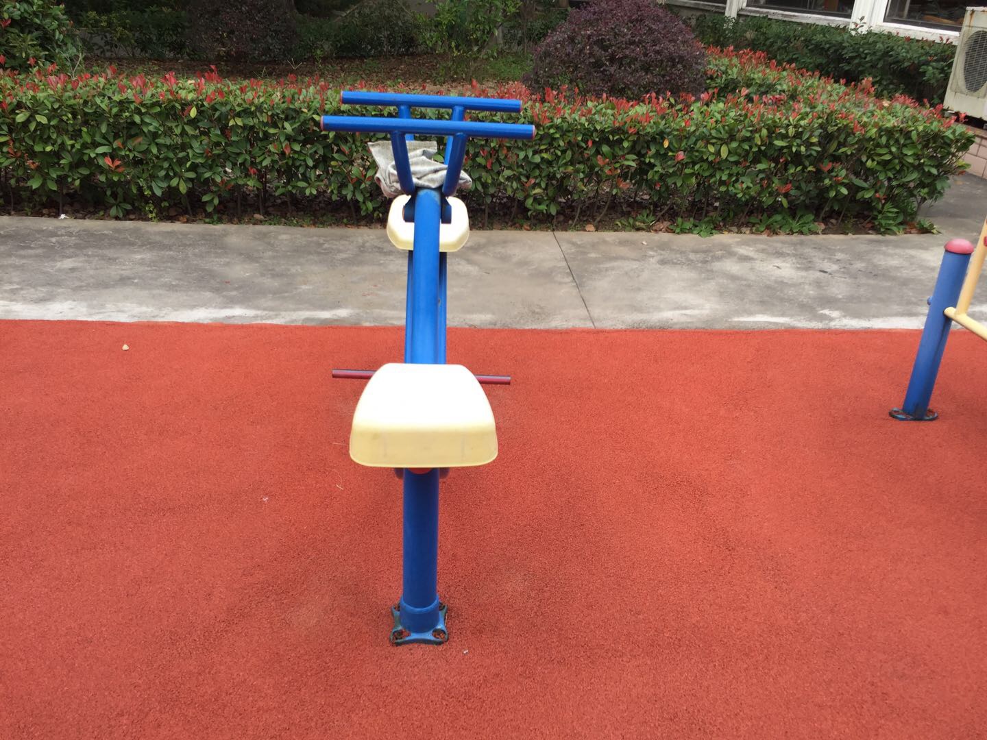 下肢锻炼器