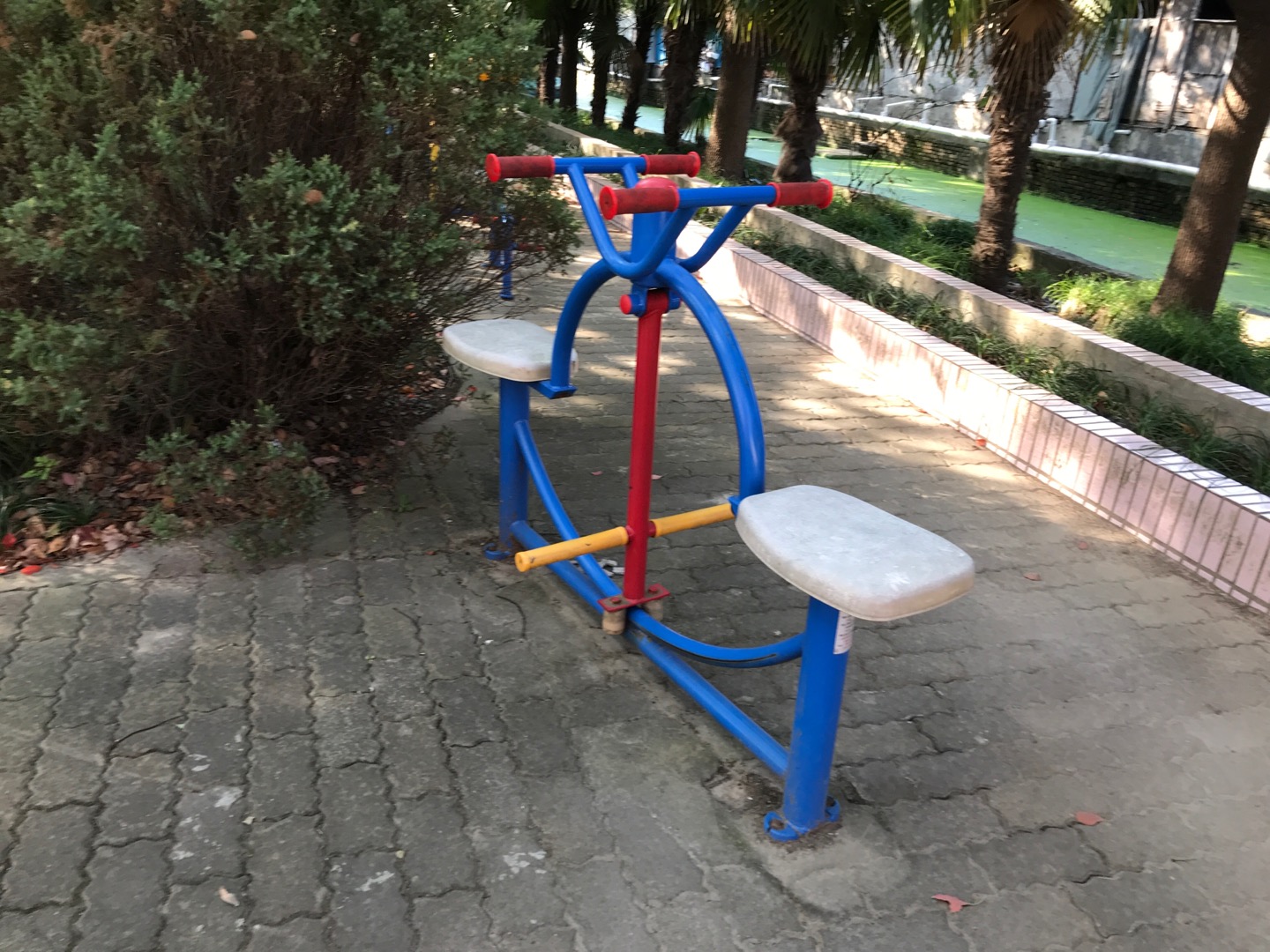 下肢锻炼器