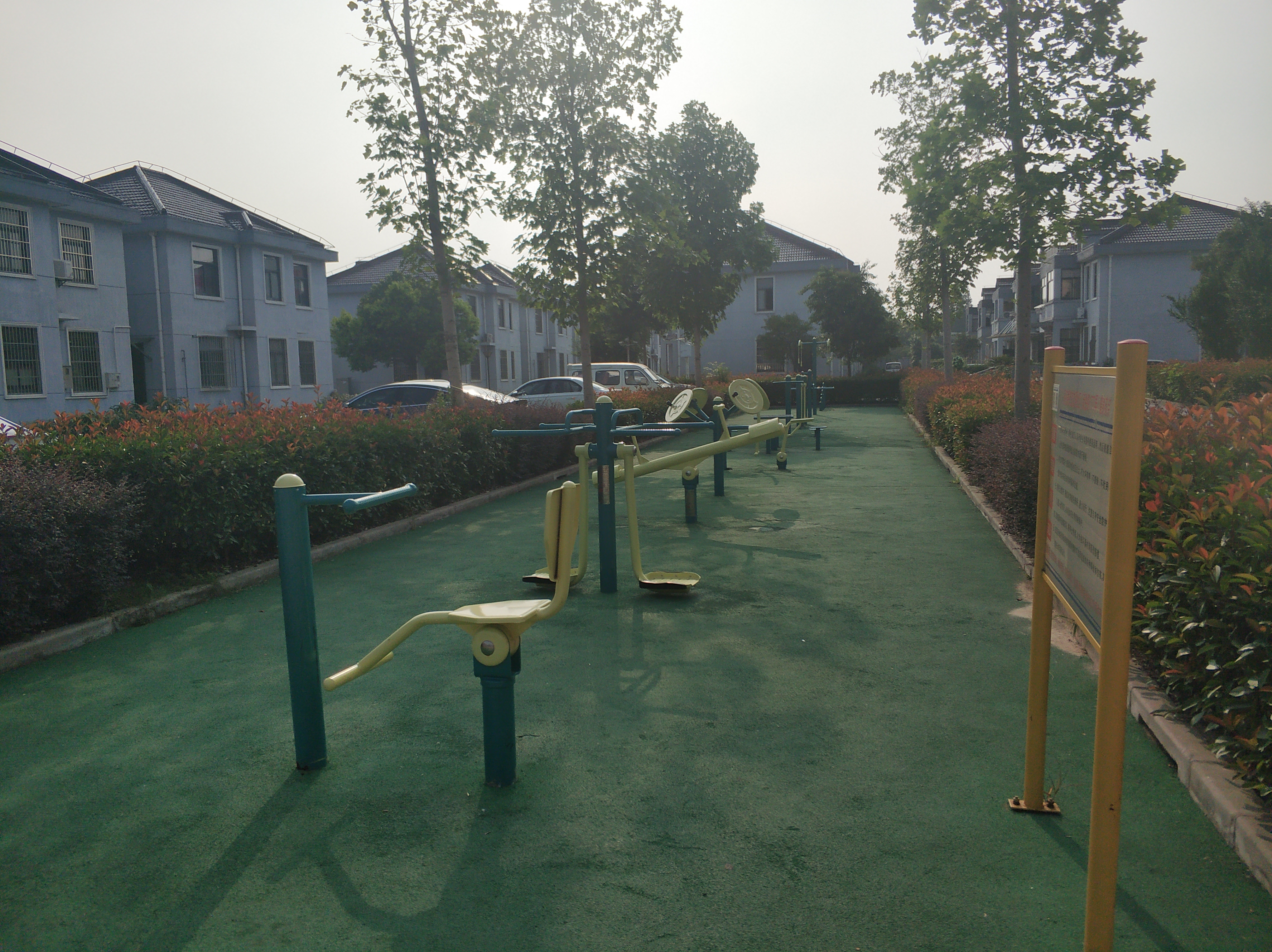 香花桥街道友爱社区（新胜路1777弄）健身苑点