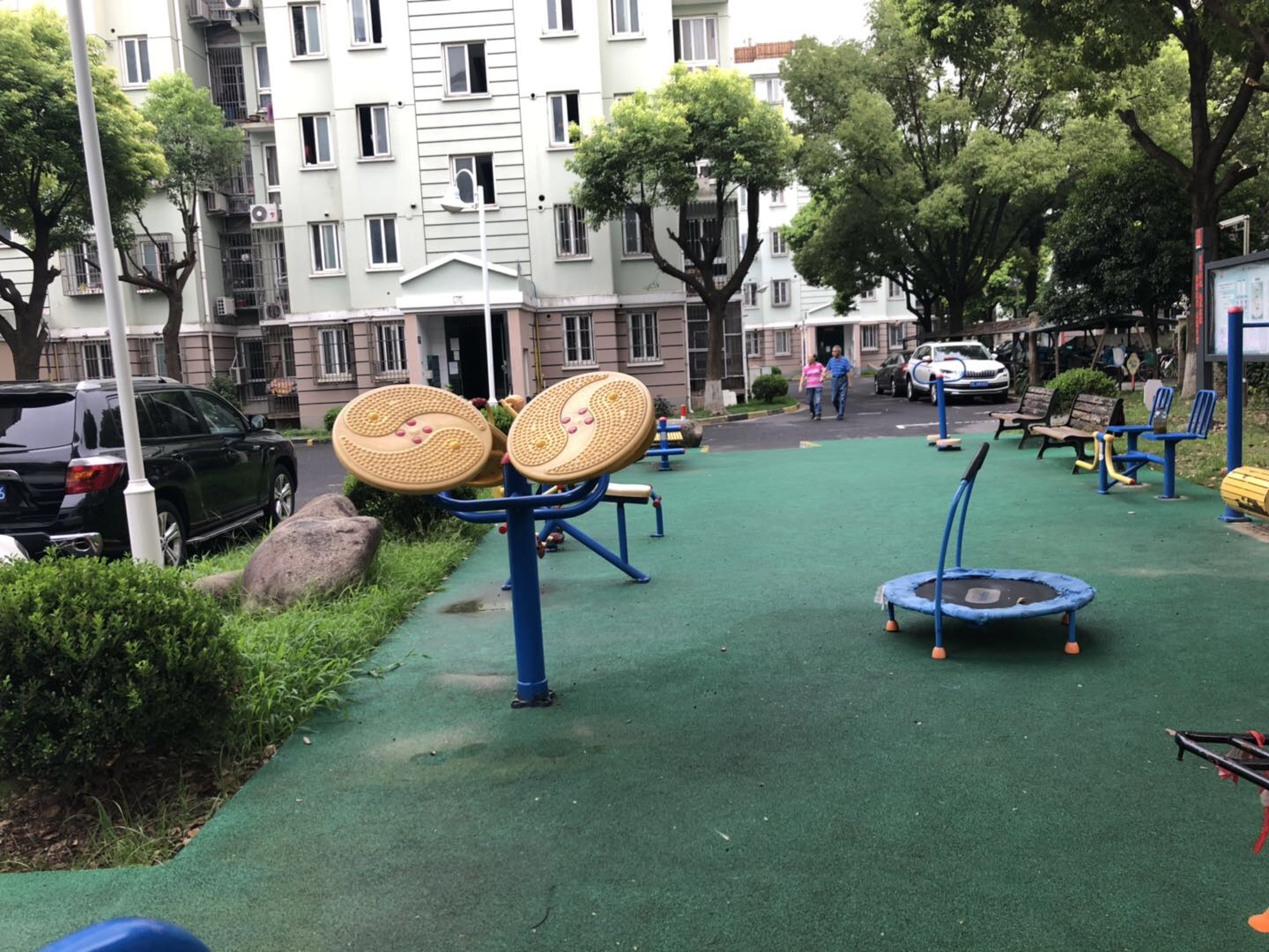东兰一居居委E健身苑点