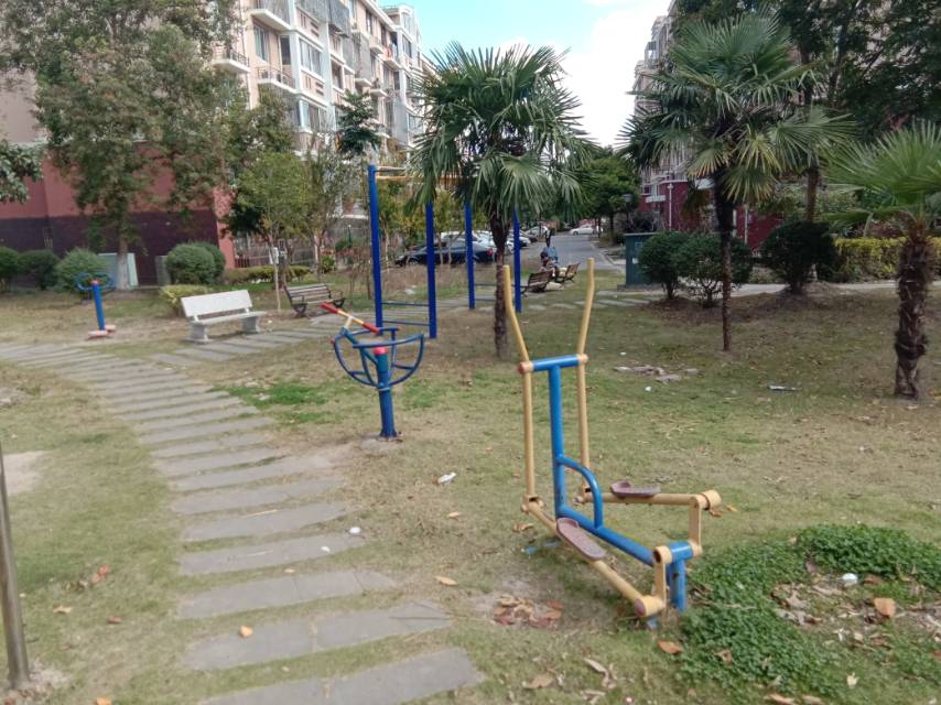 祝和苑千汇路1000弄103号东侧健身路径