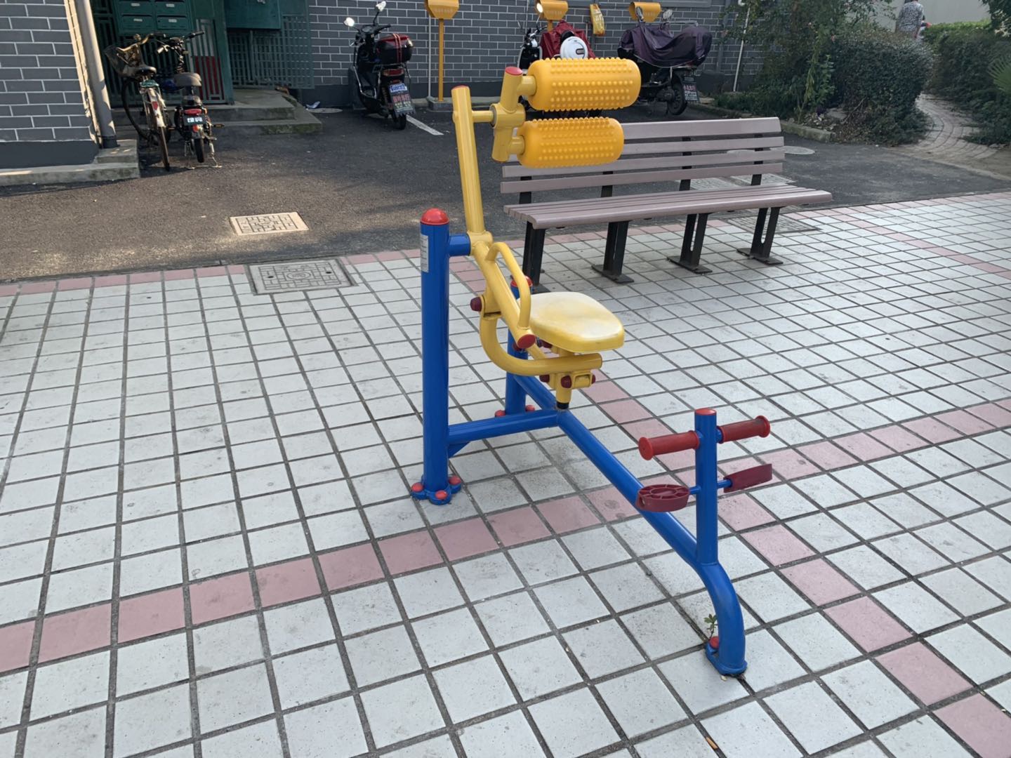 自重腹背锻炼器