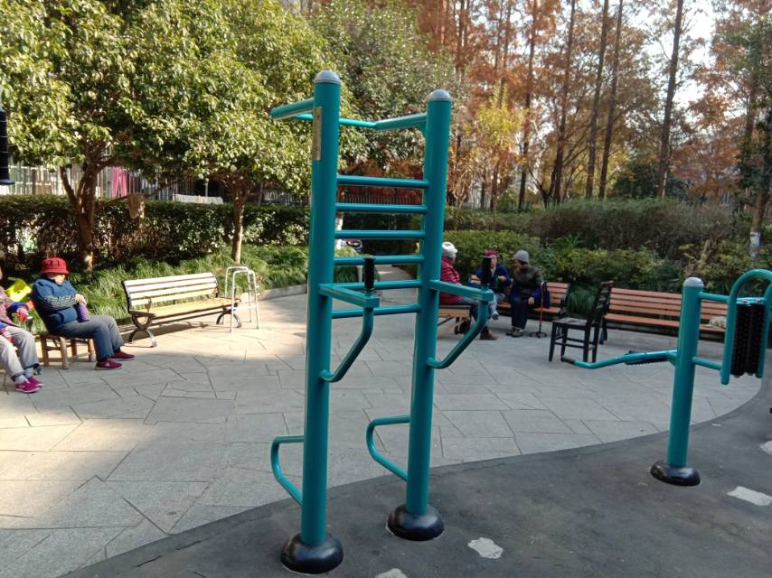多功能训练器