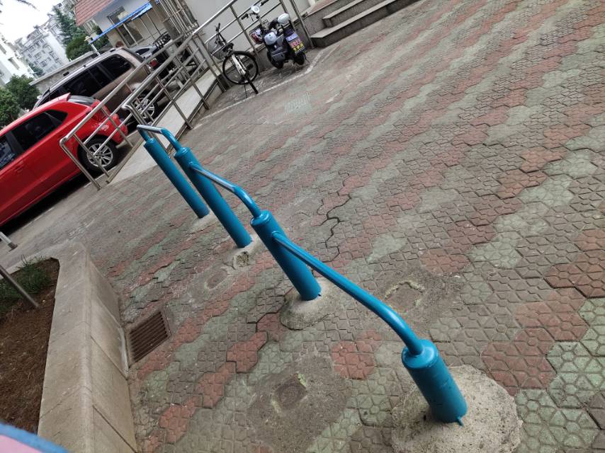 弹震压腿器