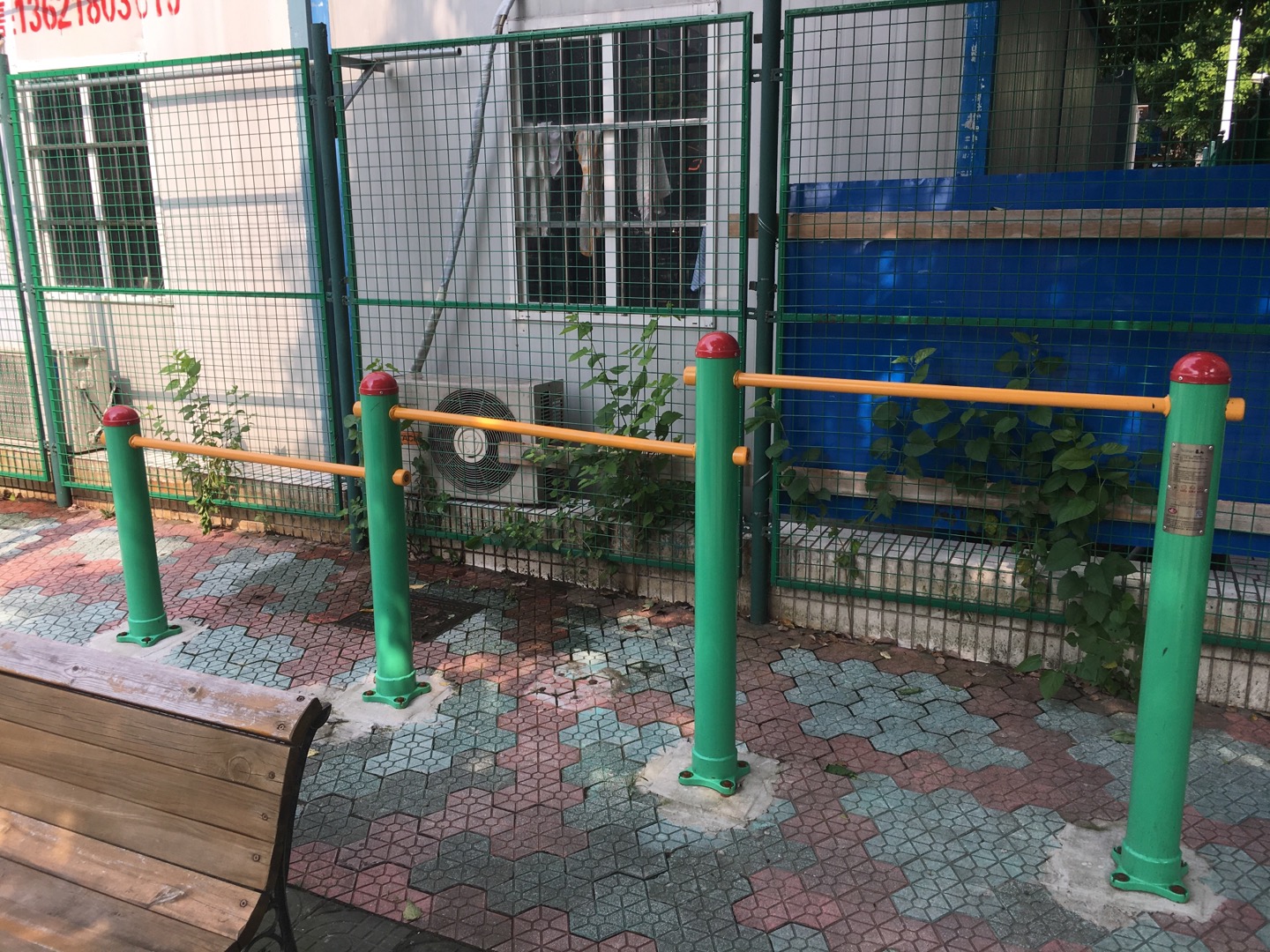 多联压腿架
