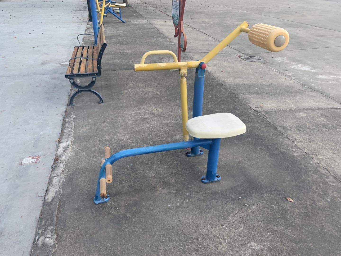 腹背锻炼器