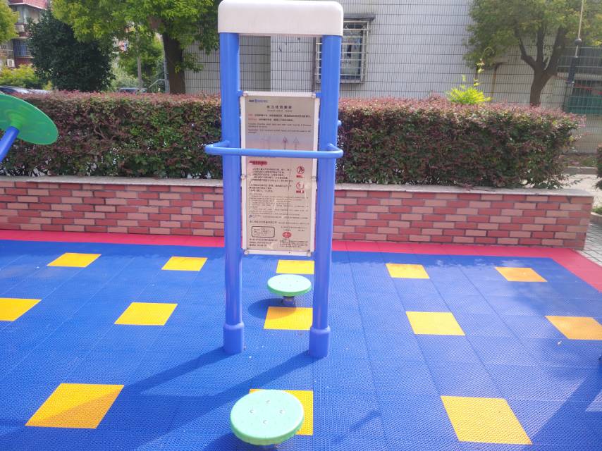 双立柱扭腰器