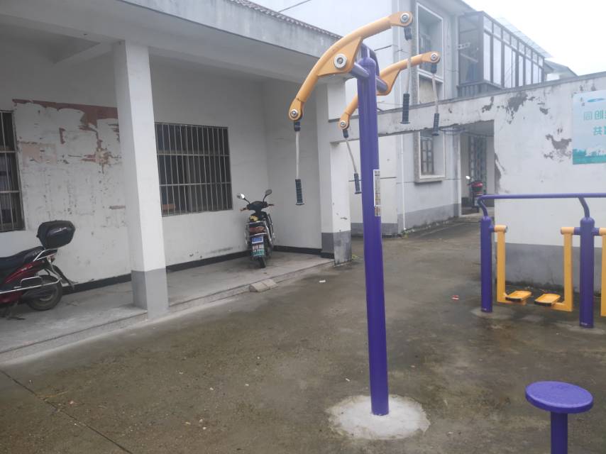牵引器
