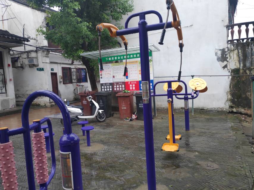 牵引器