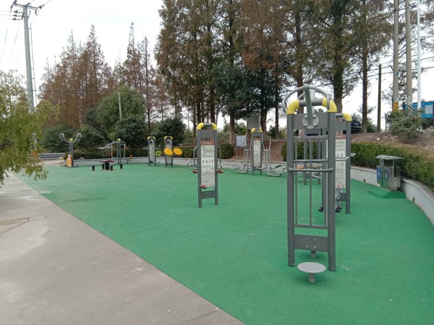 义泓村果园2组334号东健身路径