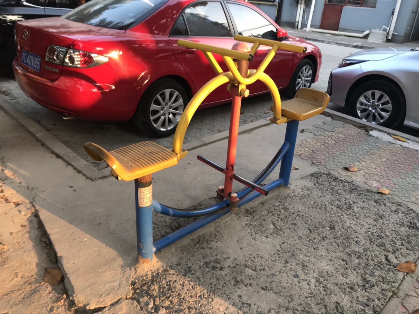 下肢锻炼器